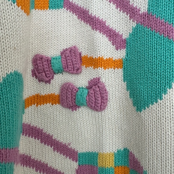 Quirky Vintage Cardigan w/3D details, Sz Med, 100% cotton - Picture 6 of 8